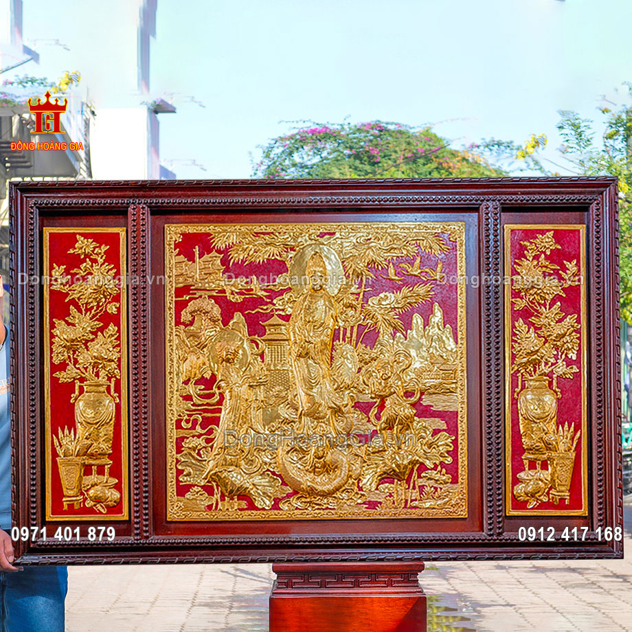 Bức tranh Bồ Tát mạ vàng có nhiều kích thước khác nhau cho khách hàng lựa chọn
